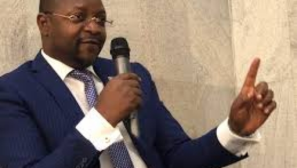 Minister harps on professional training for Nigerian coaches 